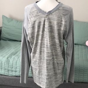LulLaRoe Men’s Mark Long Sleeve Raglan Top